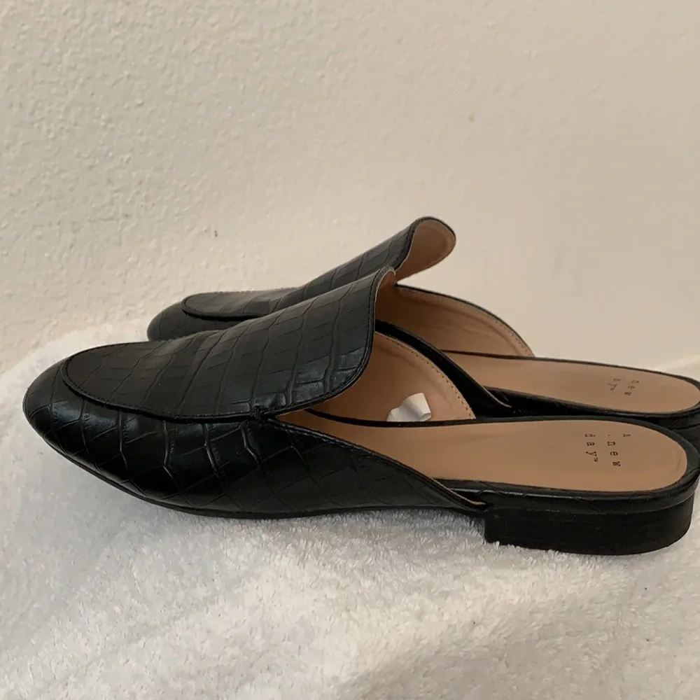 A New Day black slides - Picture 5 of 12